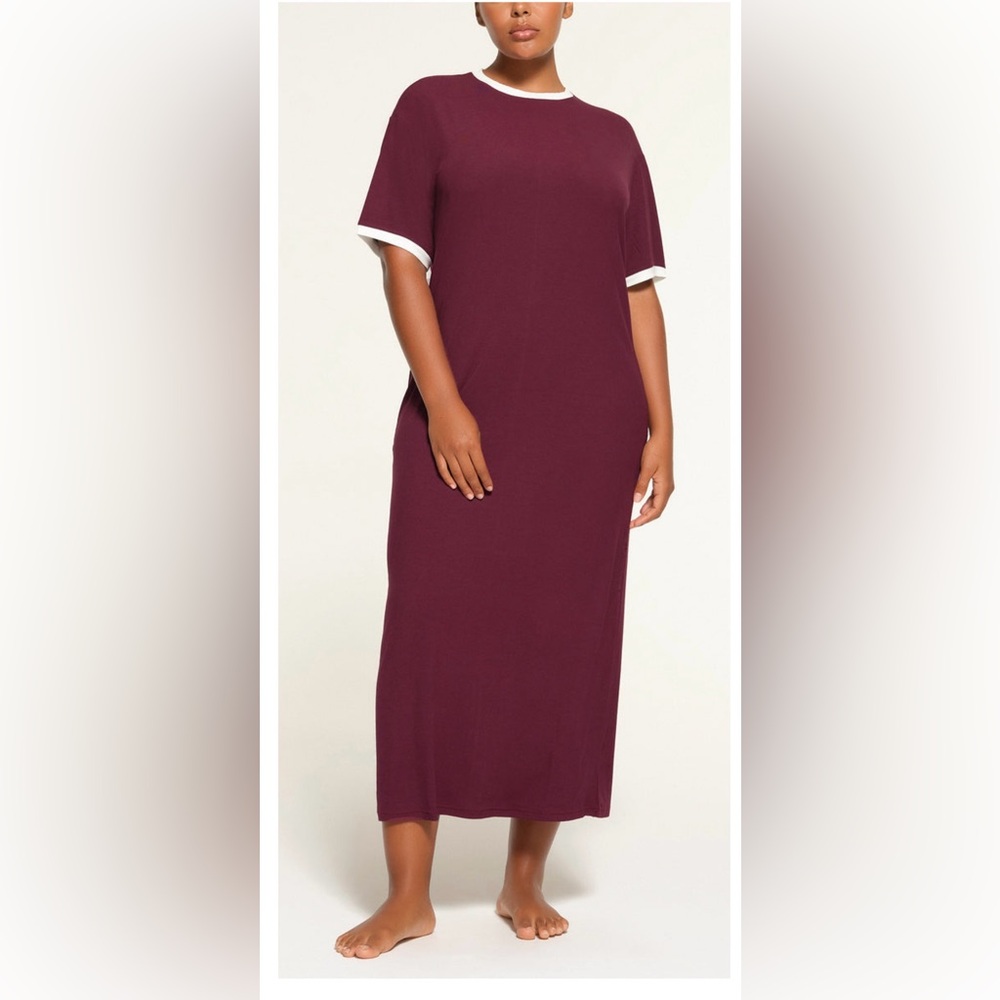 SKIMS SOFT LOUNGE RINGER T-SHIRT LONG DRESS. Size S color Maroon